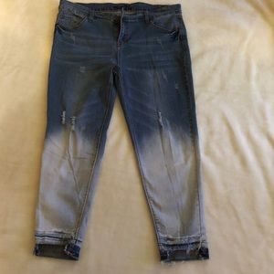Rue 21 NWOT distressed jeans size 9/10